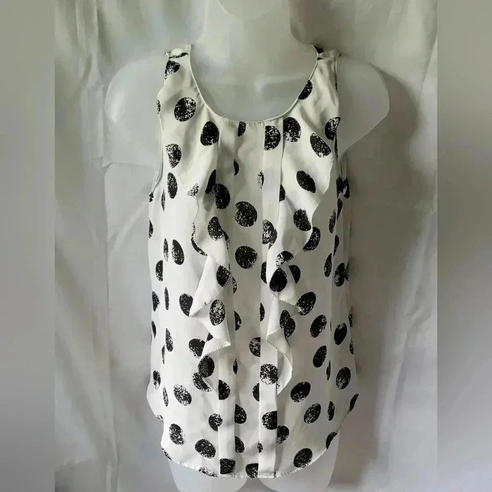 ELLE Black and white polka dot sleeveless Rugfle Chiffon blouse, Size Small